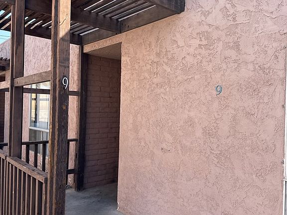 5th image of 2060 Smoketree Ave N APT 9