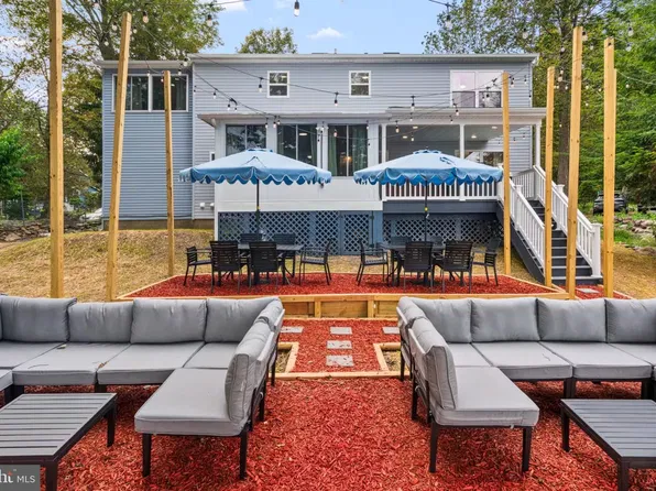 2551 Waterfront Dr, Tobyhanna, PA 18466