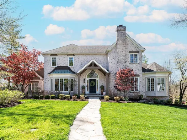 12 Deer Creek Woods Dr, Saint Louis, MO 63124