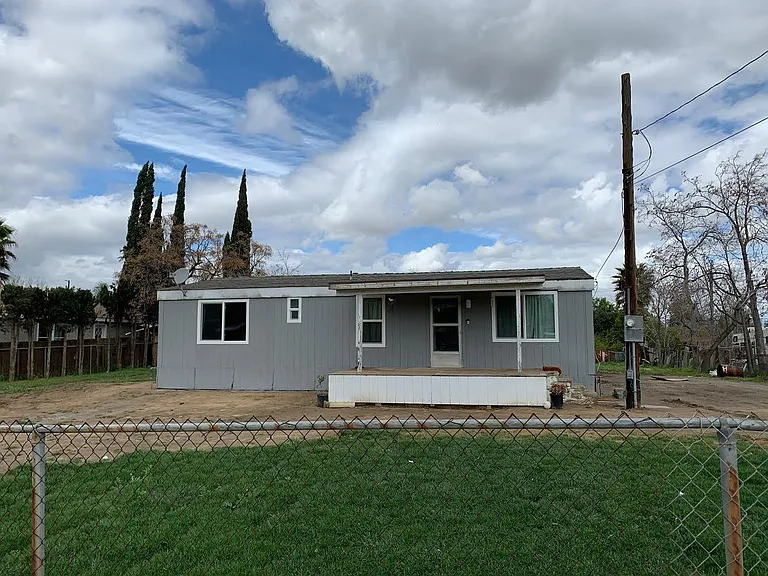 20720 Souder St — Photo 2