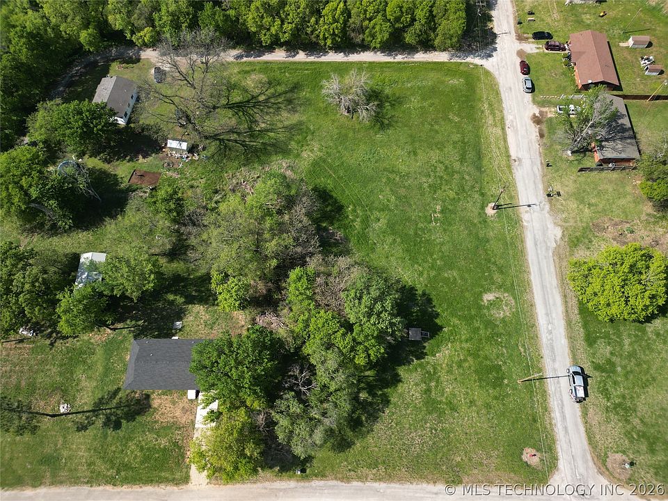 1st image of 2 W Minnie Ave