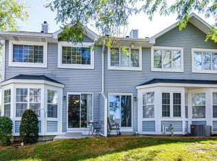 8343 S 76th St, Franklin, WI 53132
