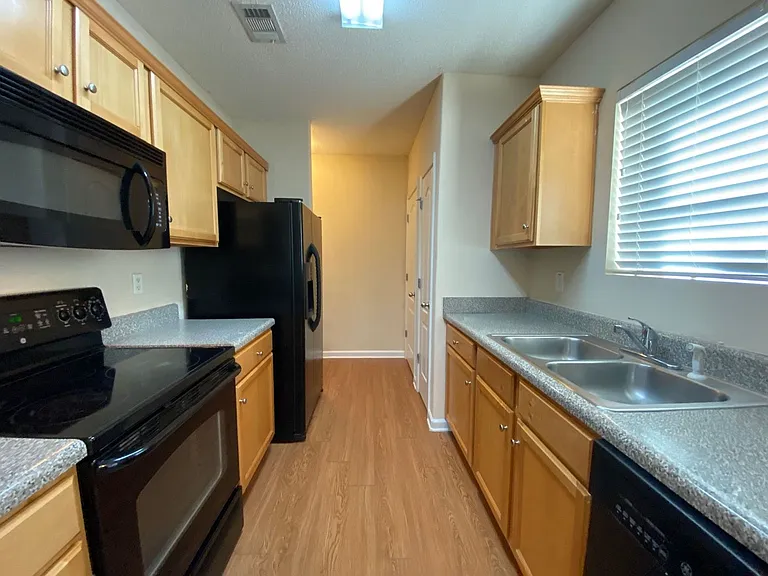 231 Fern Ridge Ct — Photo 3