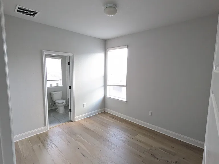 10208 Cienega Cv — Photo 25