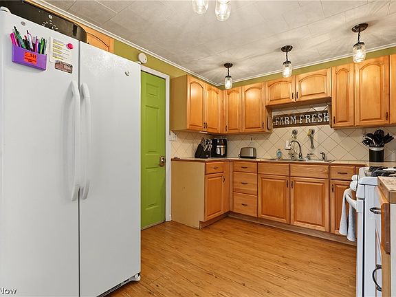 5th image of 315 W Michigan Ave