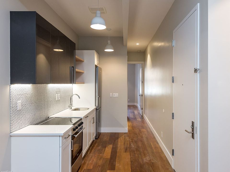 000_017_008_026_228_kingsland_avenue_2r-8