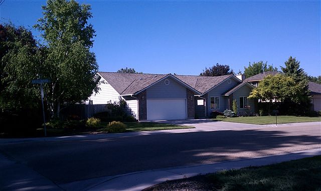 1st image of 420 Bridlewood Ave
