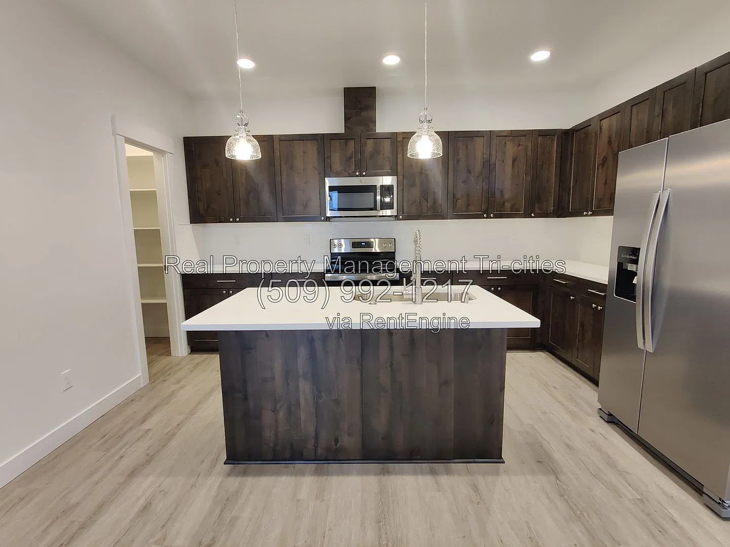 4 bed, 2.5 bath, 2381 sqft, $2,495 — Photo 4