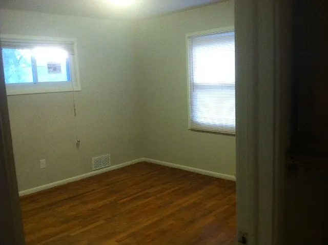 517 Calvin Ln — Photo 4