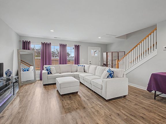 5th image of 308 Myatt Dr