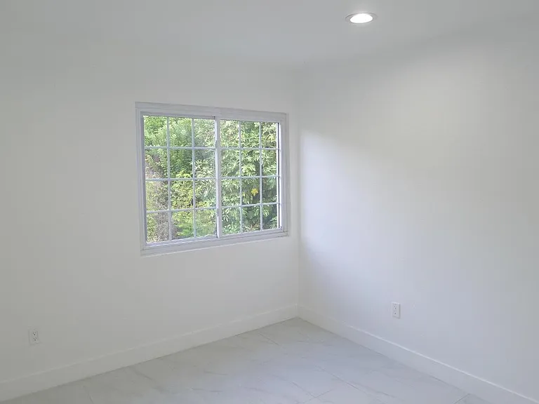 2623 E Maureen St — Photo 31