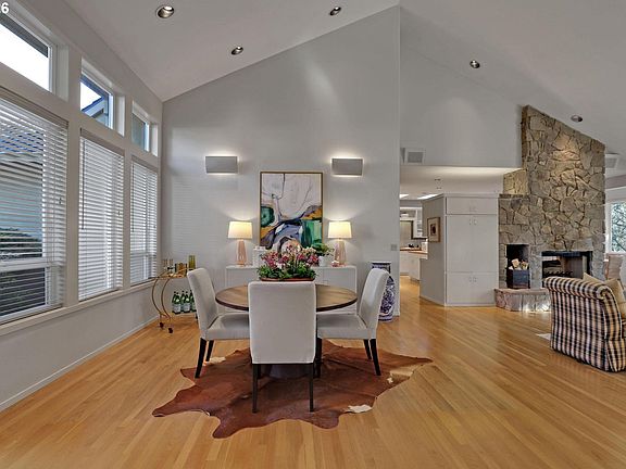 5th image of 700 SW 67th Pl