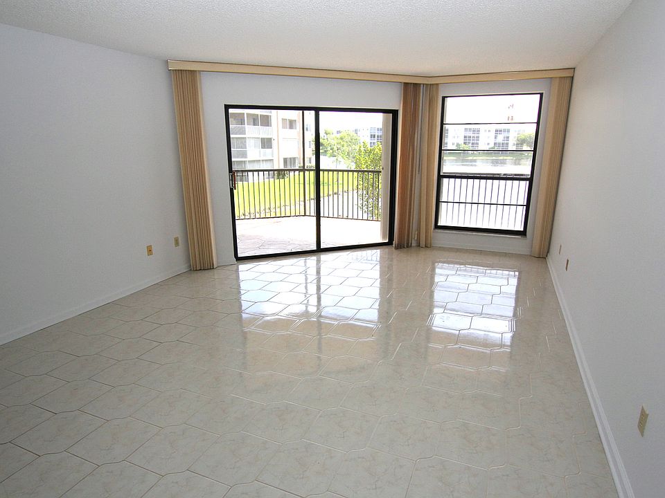 2nd image of 7628 Fairfax Dr #201