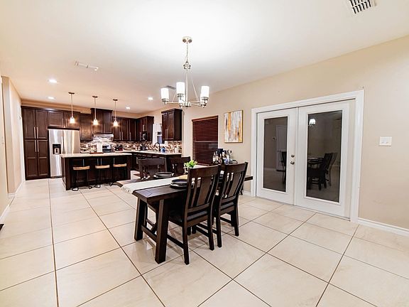 3rd image of 6010 Maryam Dr