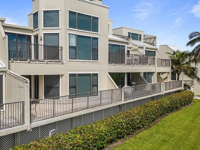 2051 NE Ocean Blvd #C13 — Photo 14