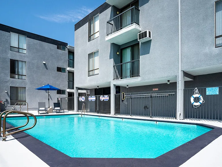 Kingsley Tower Apartments — Photo 19