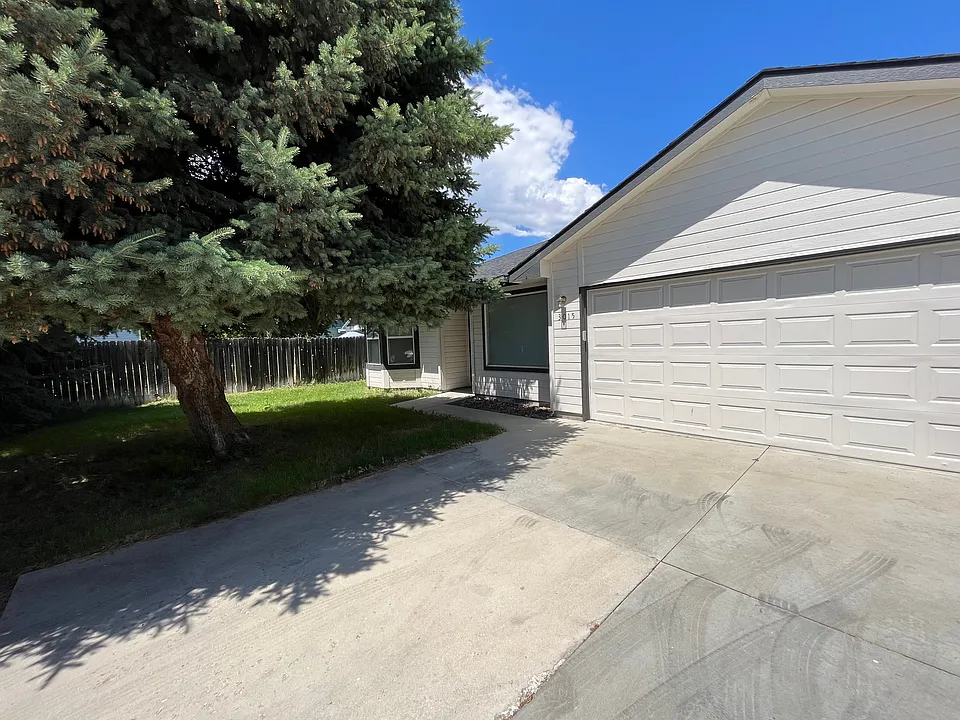 3015 N Maple Grove Rd