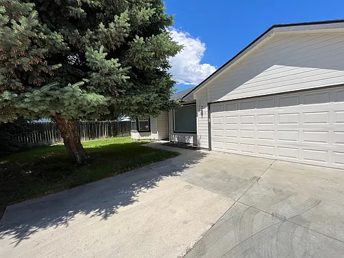 3015 N Maple Grove Rd Photo 1
