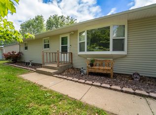 1505 Ford Dr, Aurora, MO 65605
