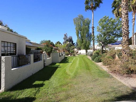 Common Area behind Home