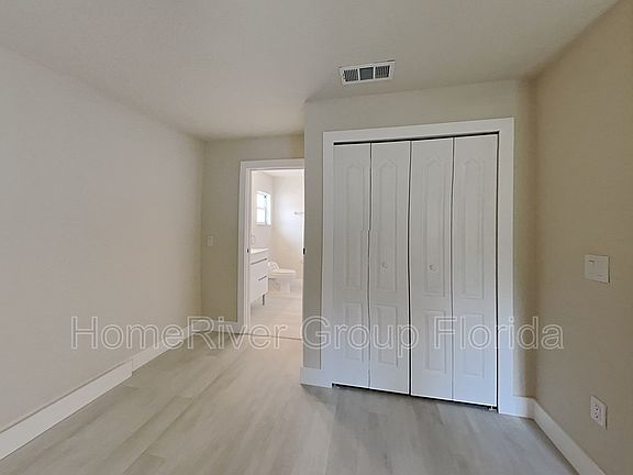 5th image of 5 Eton Ln #B
