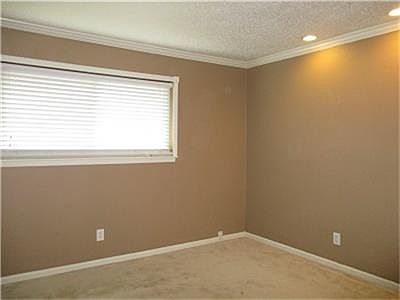 5th image of 1014 E Tri Oaks Ln #13