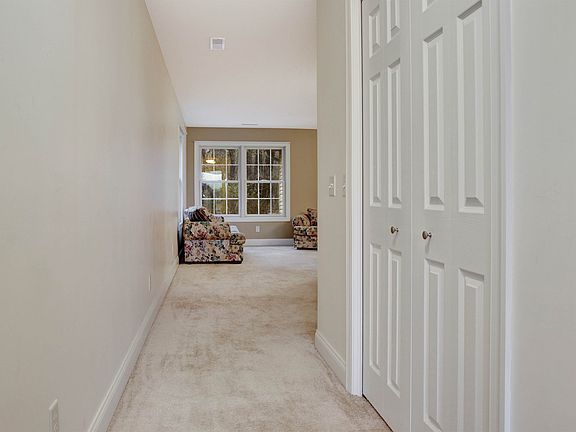 4th image of 1091 Hollow Ln