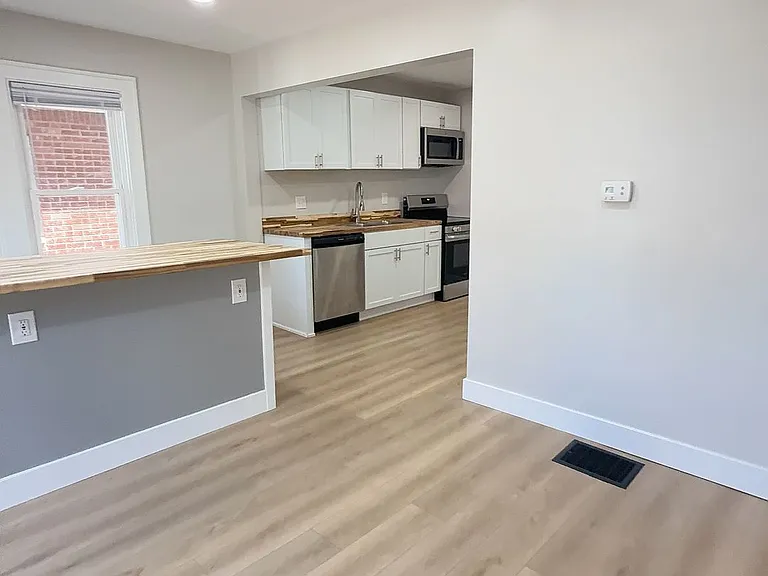 508 N Lincoln St — Photo 4