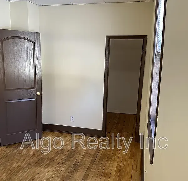 2918 Dupont Ave N #1 — Photo 6