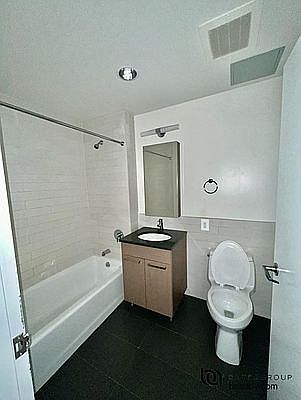 5th image of 1215 Broadway APT 326