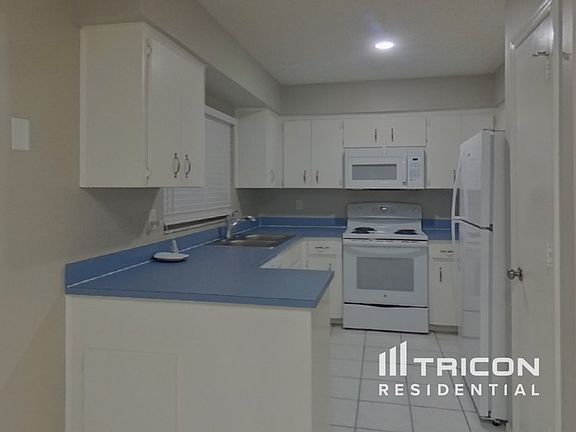 5th image of 644 Lake Dexter Cir