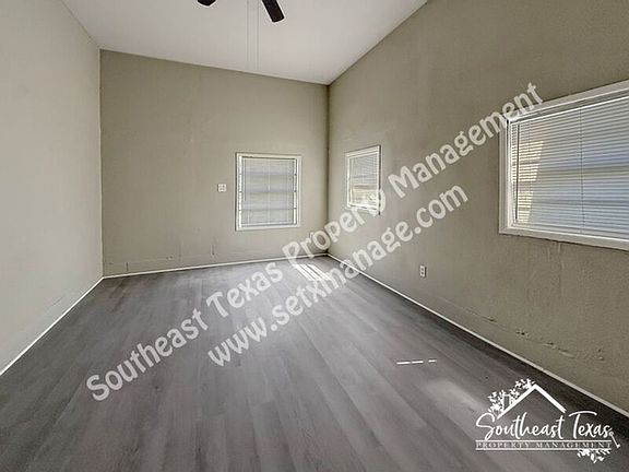 3rd image of 1709 McFaddin St Unit 2