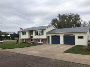 206 Center Ln, Fort Pierre, SD 57532