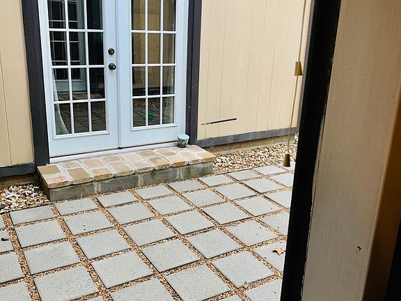 2nd image of 1202 Charles Ct