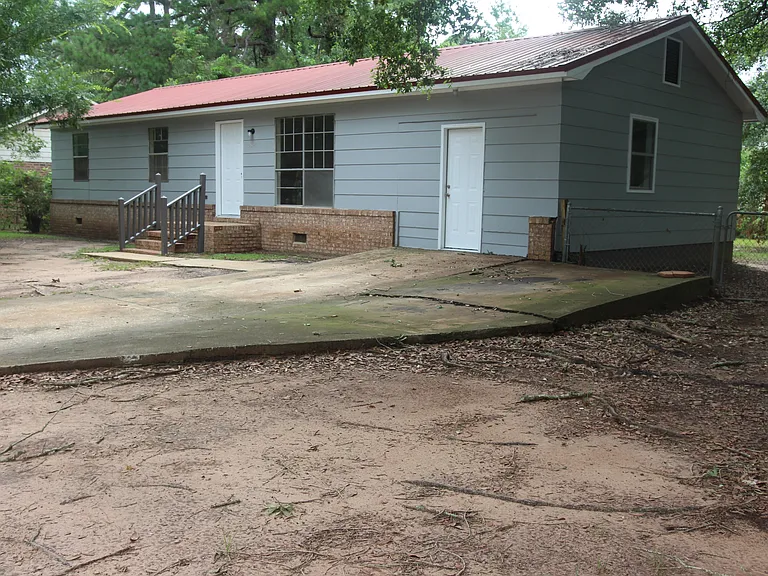 2523 Beachview Dr — Photo 1