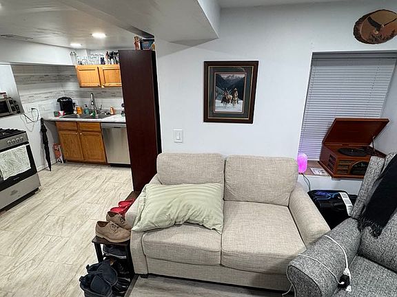 3rd image of 1254 N Bosworth Ave #1B