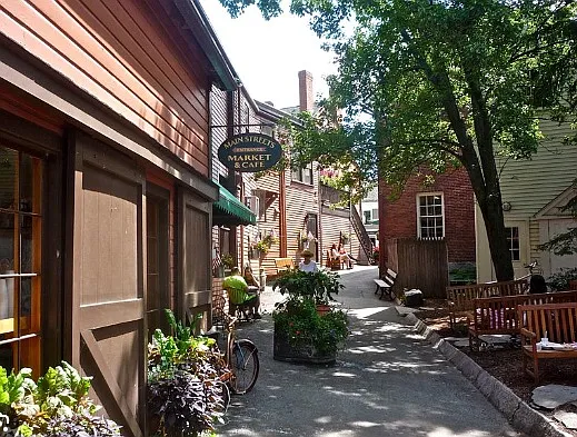 Alleyway in Concord Center