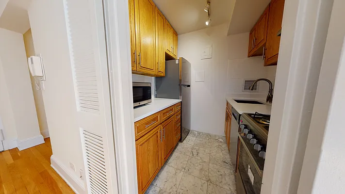 Rented by Bond New York | media 15