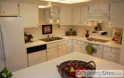 4th image of 2601 Ptarmigan Dr APT 1