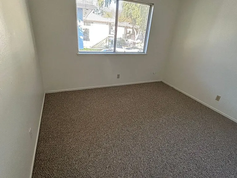 1703 Donner Ave #3 — Photo 11