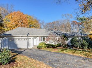 27 Apache Trl, Arlington, MA 02474