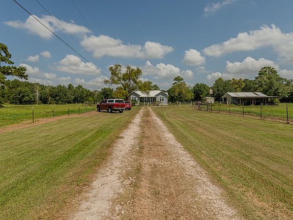 2nd image of 1401 E Buccaneer Dr