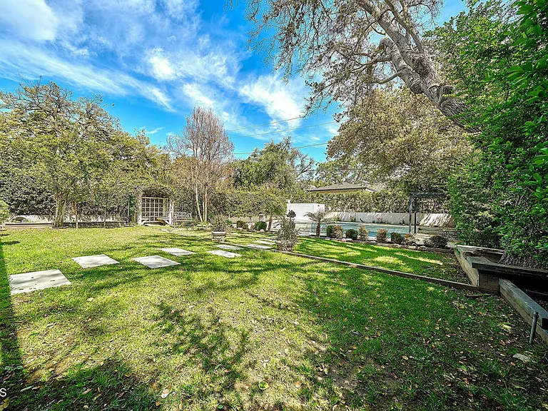 4330 Bel Aire Dr — Photo 39