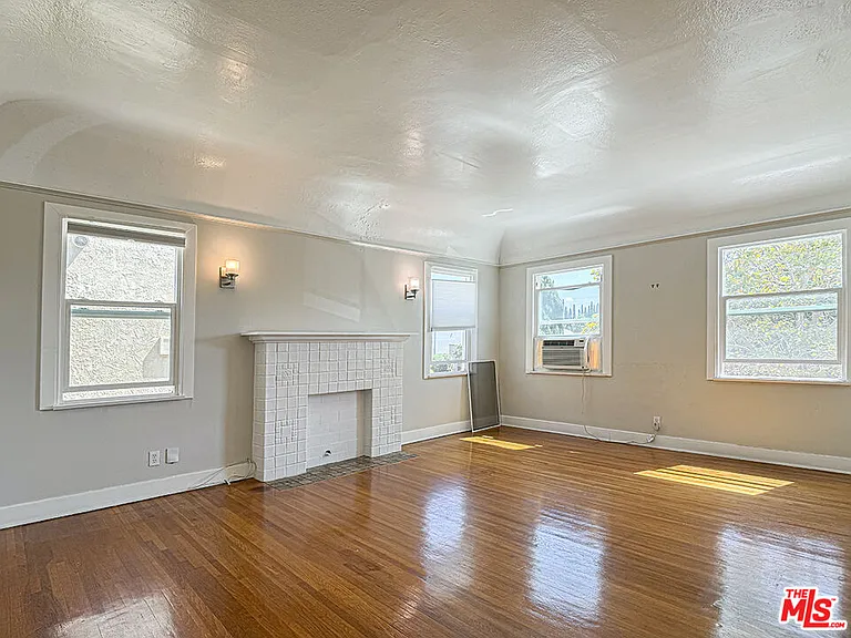 733 N Ridgewood Pl #735-1/2 — Photo 6