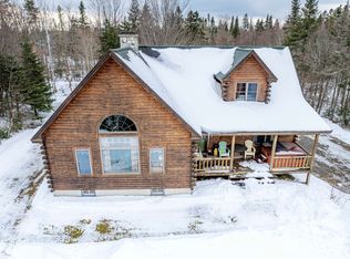 110 Momenee Ln, Pittsburg, NH 03592