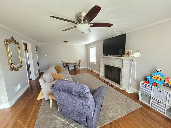 2nd image of 11353 S Central Park Ave