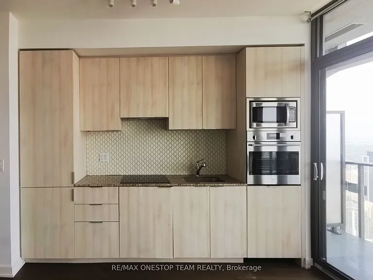 11 Wellesley St W #6013 — Photo 5