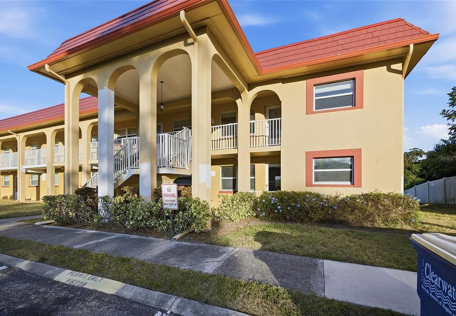 2 bed, 1000 sqft, $1,700 — Photo 1