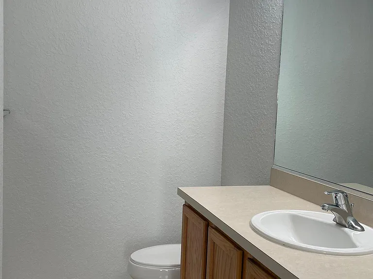 4441 SW 49th Ave — Photo 13