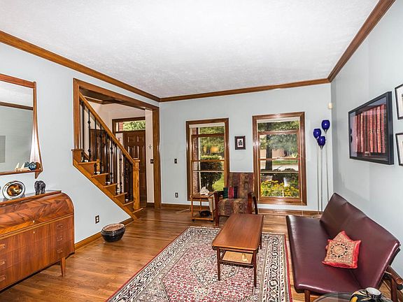 2nd image of 1029 Sunbury Lake Dr